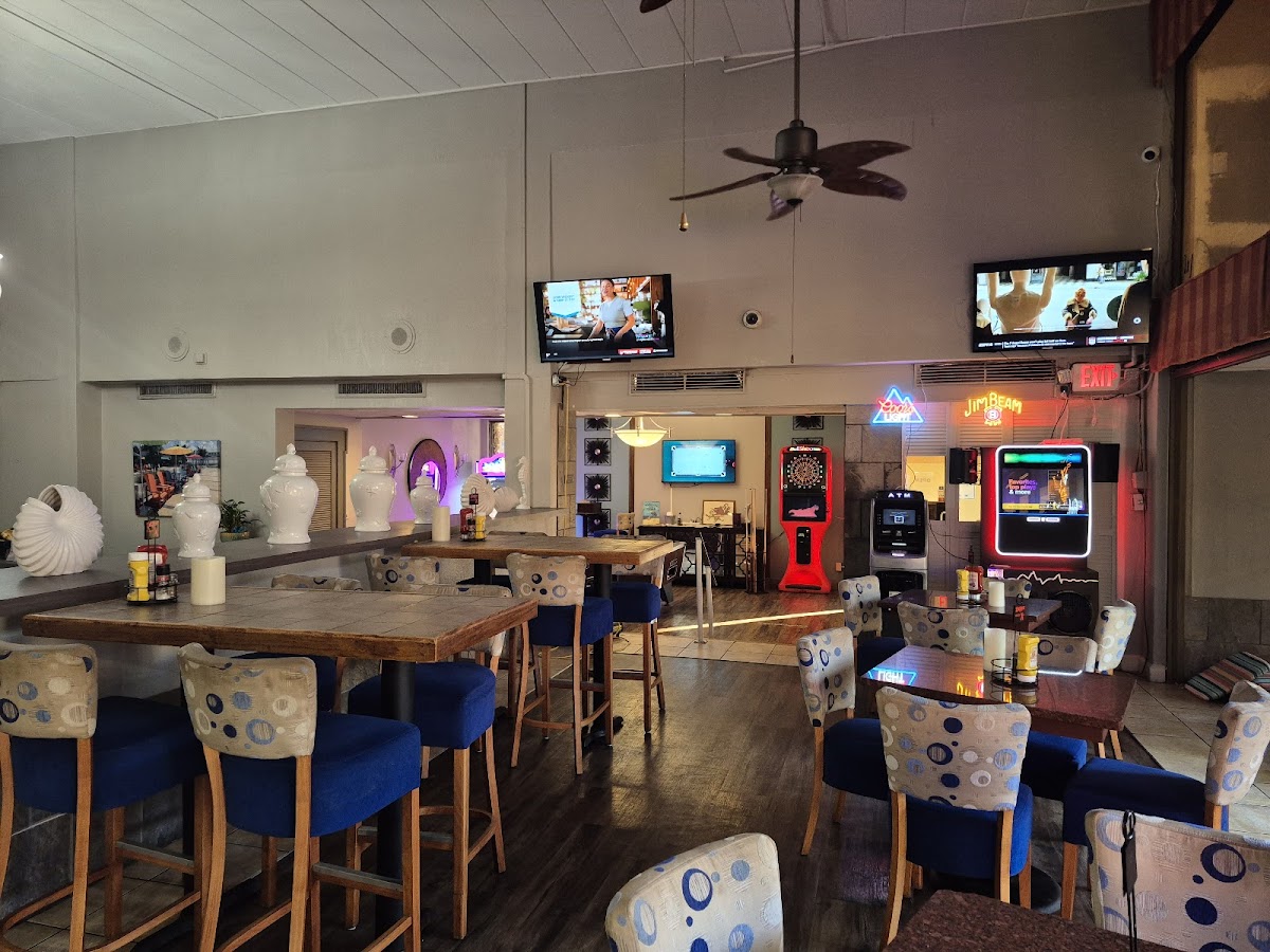RJ's Restaurant & Bar Photo 10