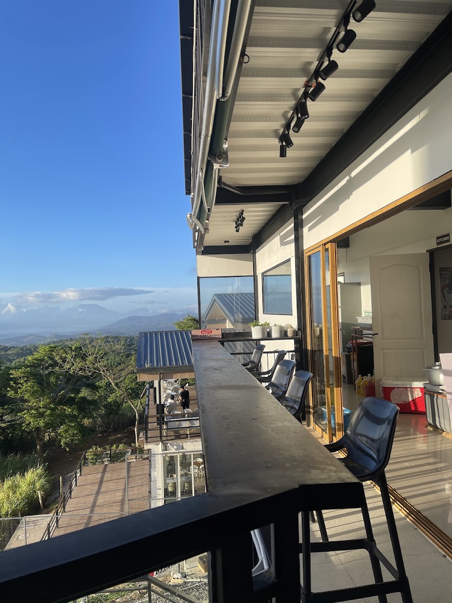 CityScape Cafe | Bed and Breakfast Photo 3