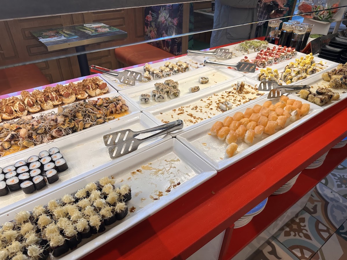AMZNIA BUFFET Photo 3