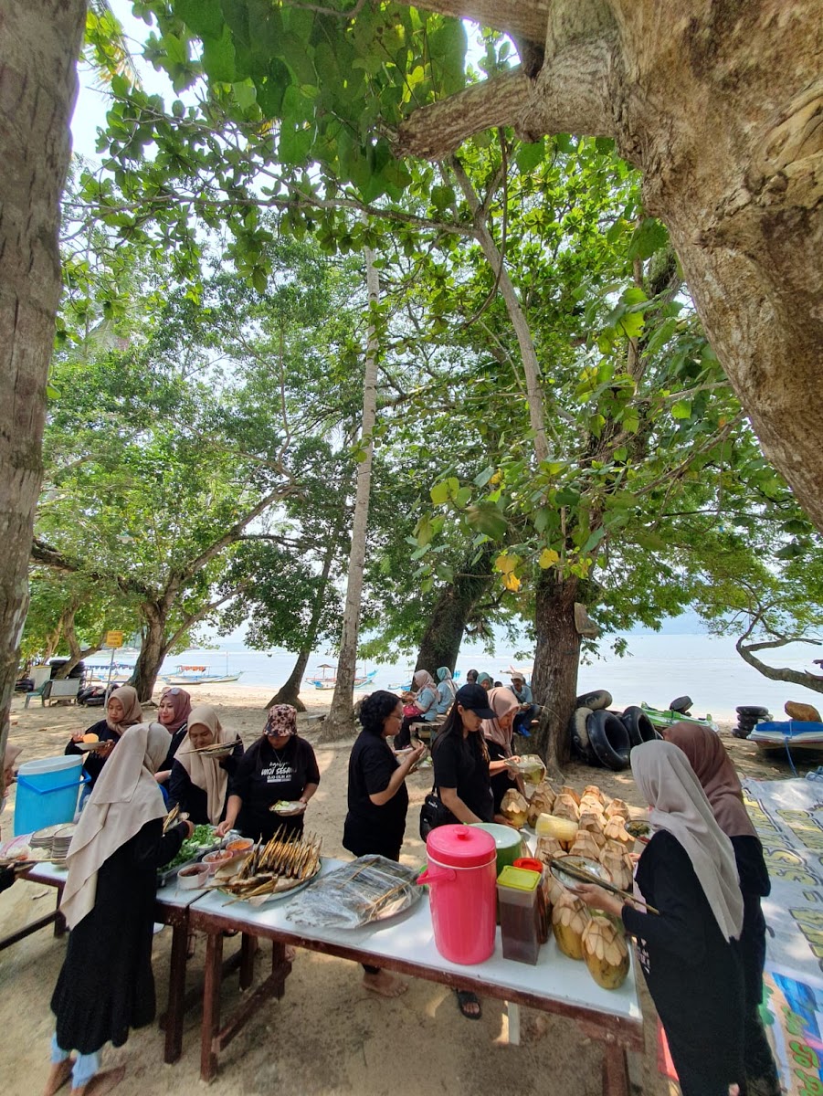 warung bu lani pantai pasir putih Photo 4