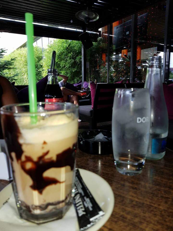 Violet Cafebar & Lounge Photo 9