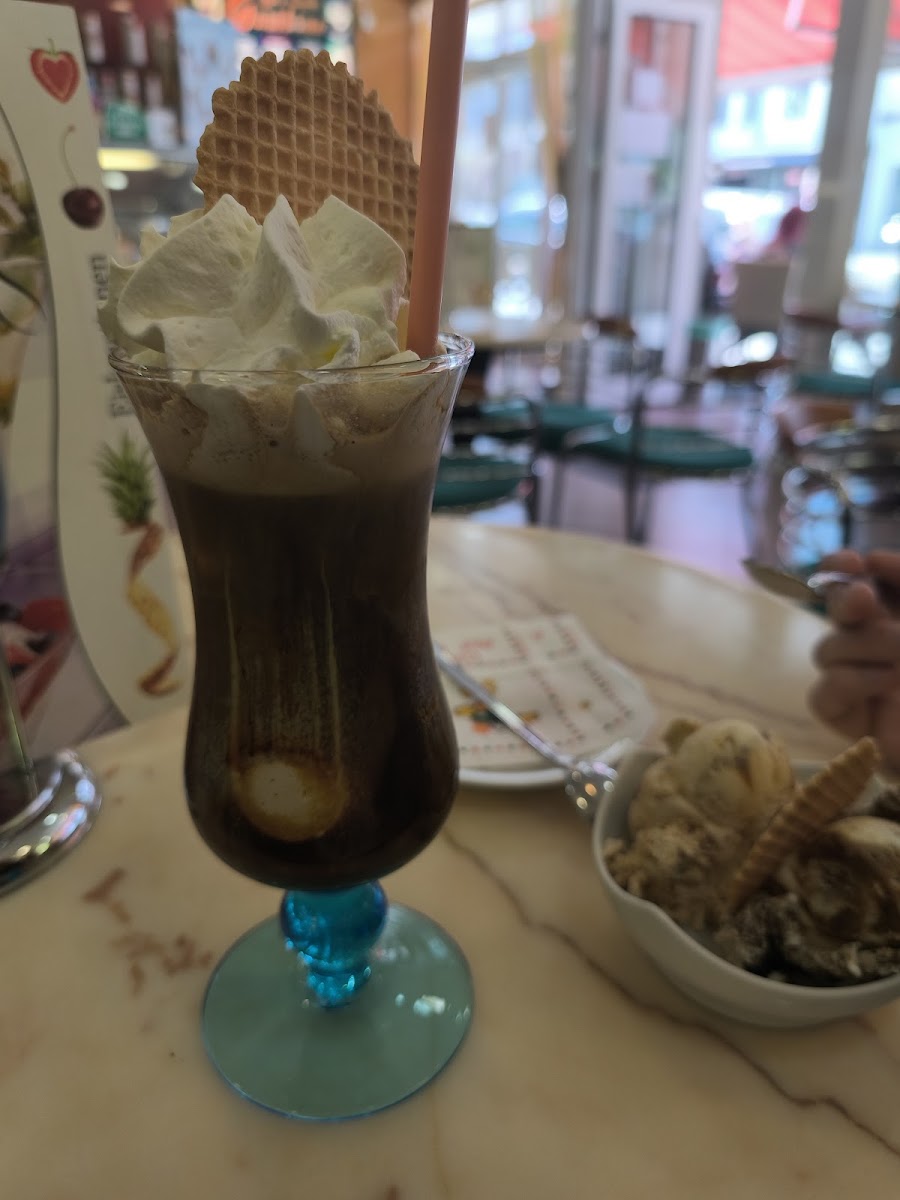 Eiscafé Gambino Photo 3