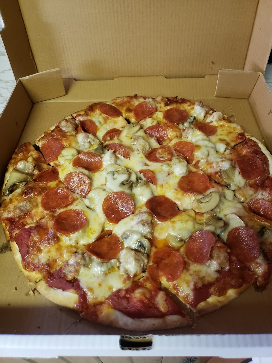 Pasquale's Pizza | The Restaurant Photo 9