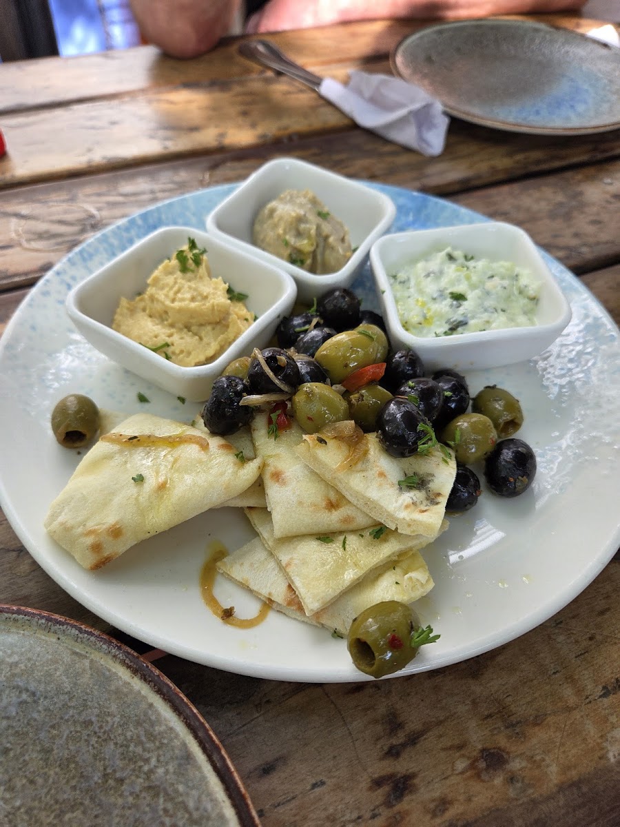 Ouzo Santa Marta Photo 4