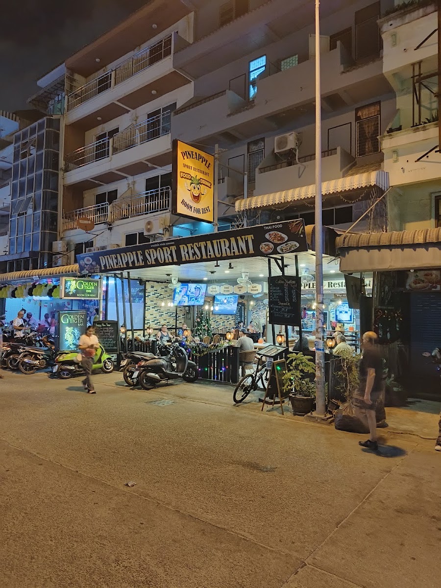Pineapple Sport Restaurant Photo 4
