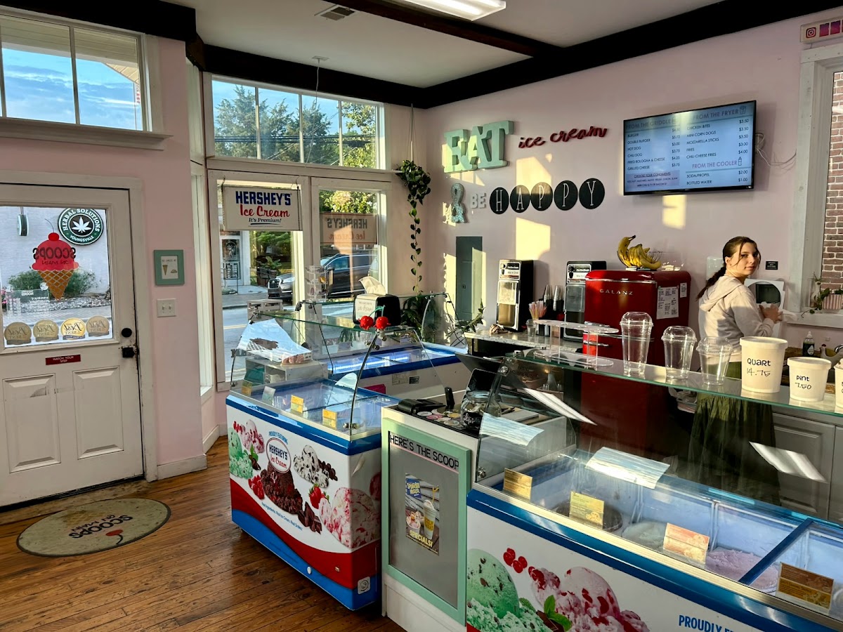 Scoops on Main Photo 3