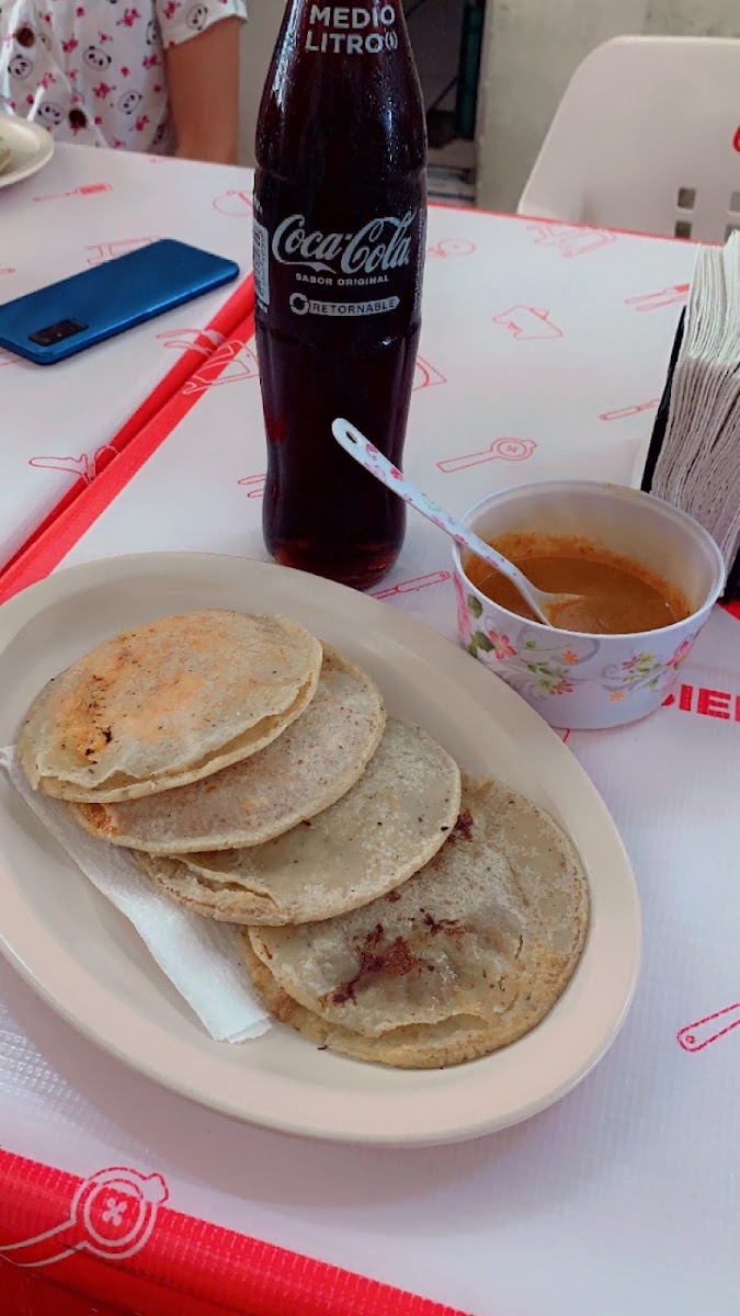 Lonchería La Joya Photo 2