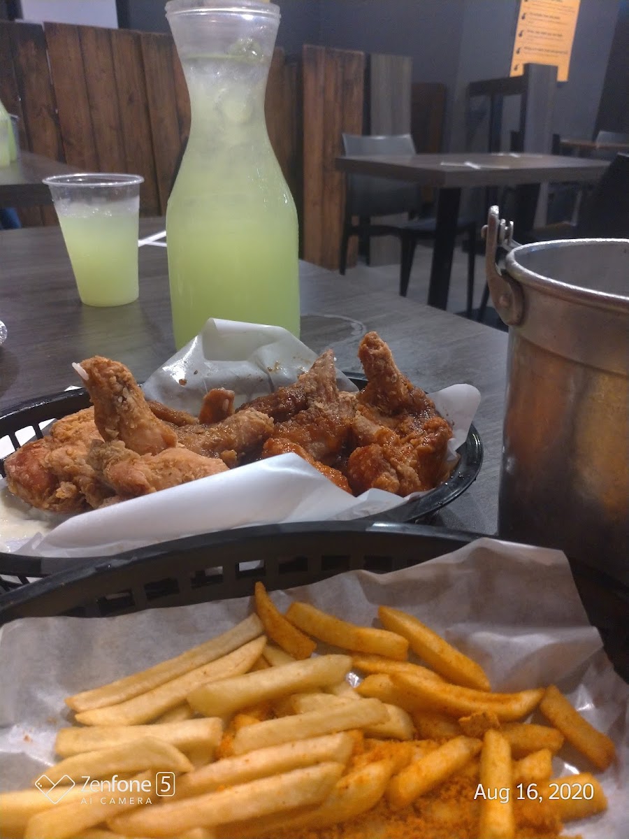 Burrow Unlimited Chicken Wings Photo 8