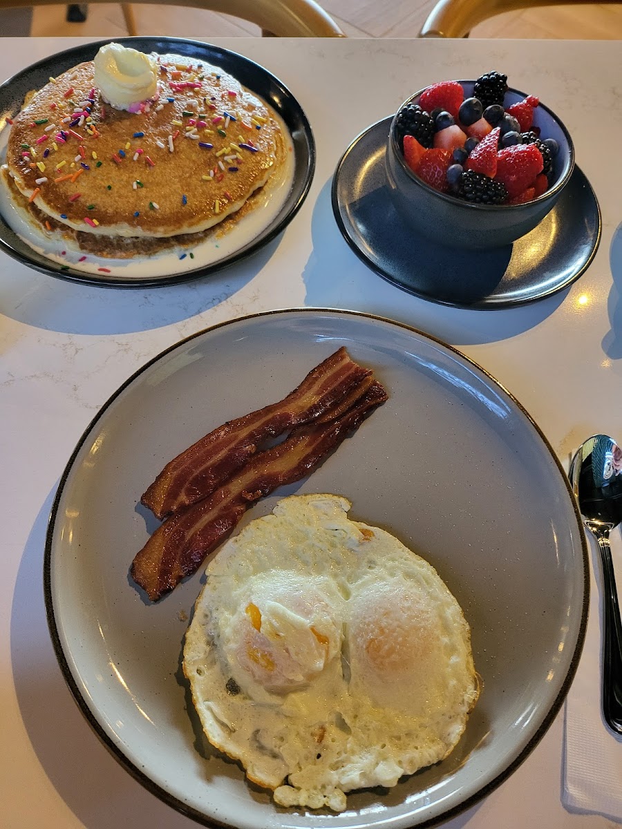Gold Coffee Pancake House Photo 4