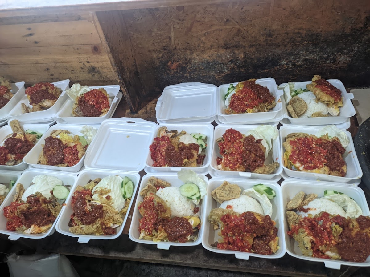 AYAM GEPREK MPOK NORI Photo 8