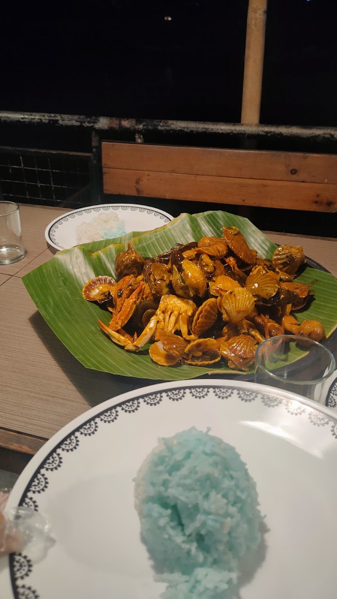 UNCLE GER'S Photo 7