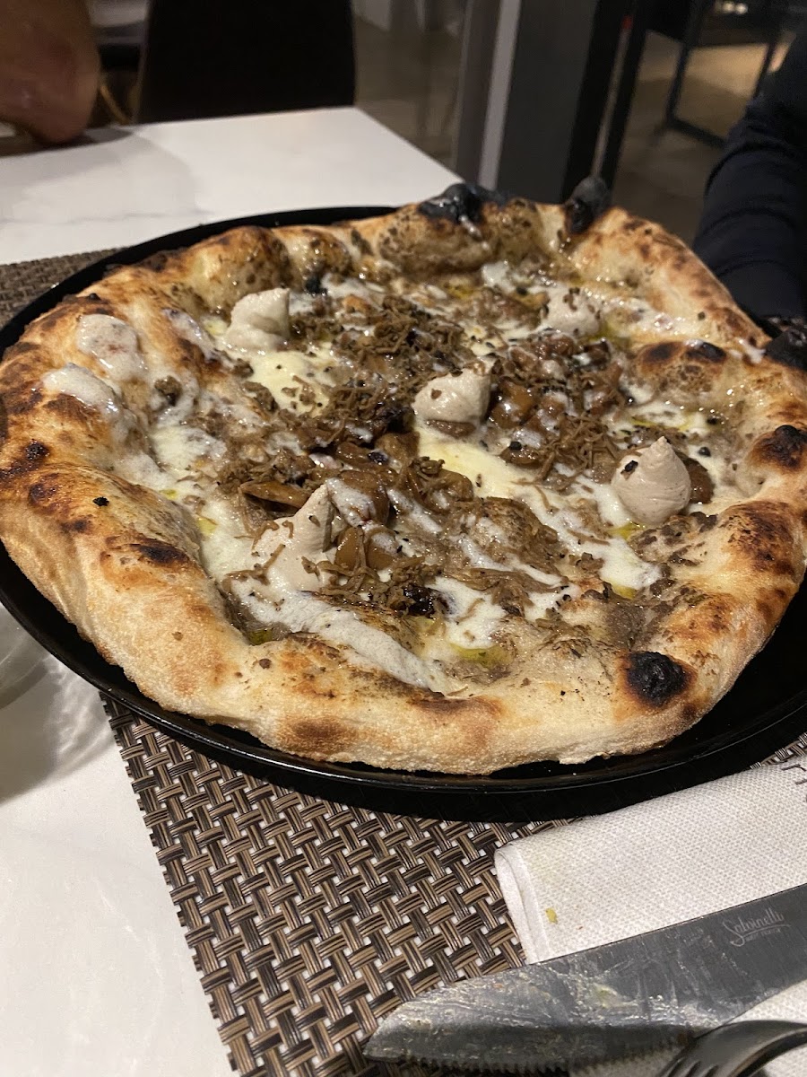 RAVO pizza experience Photo 4