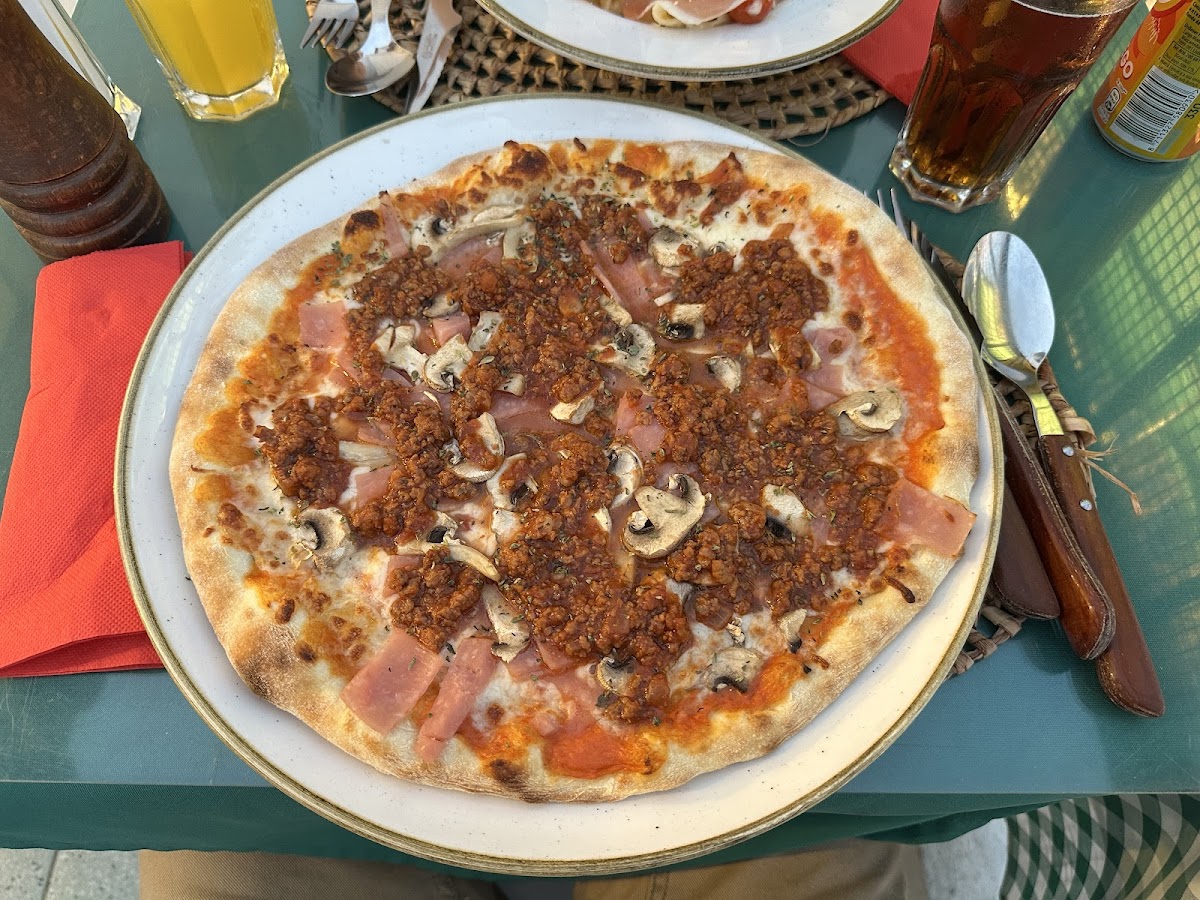 Ricardo's Pizzaria Photo 4