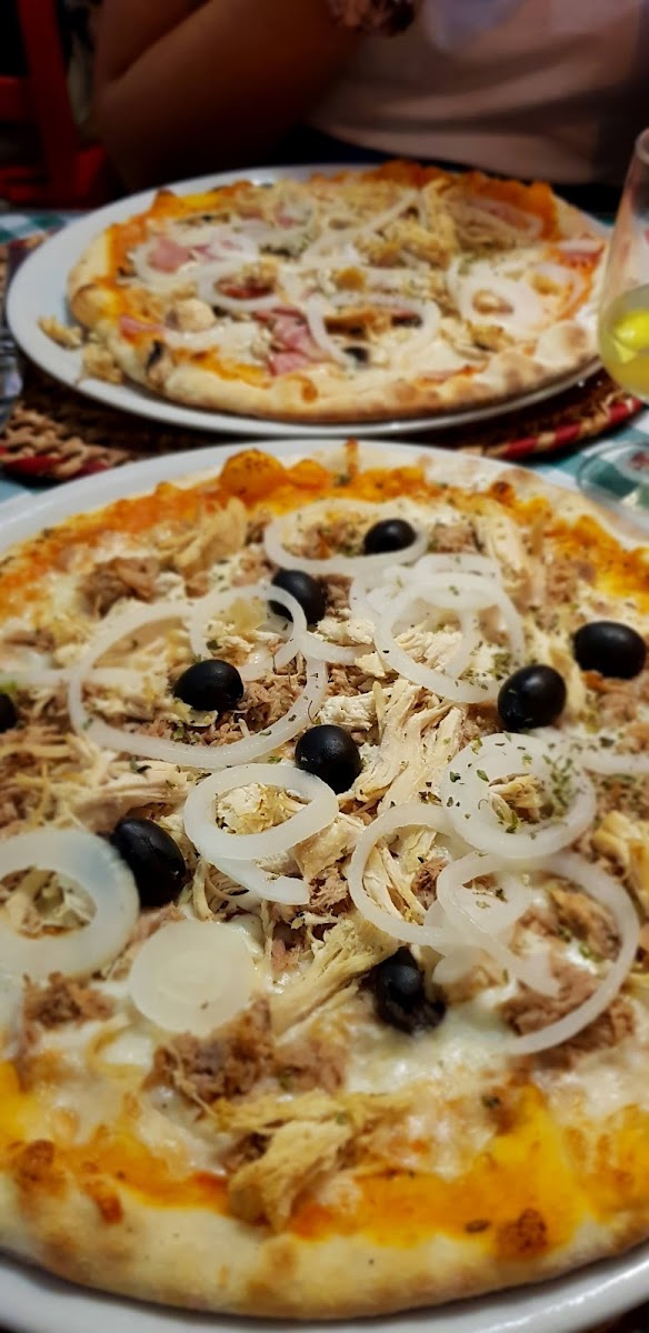 Ricardo's Pizzaria Photo 7