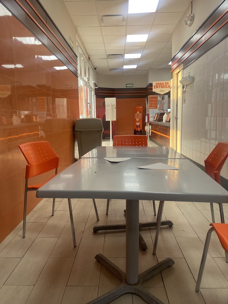Little Caesars Plaza Citadina Escobedo Photo 4