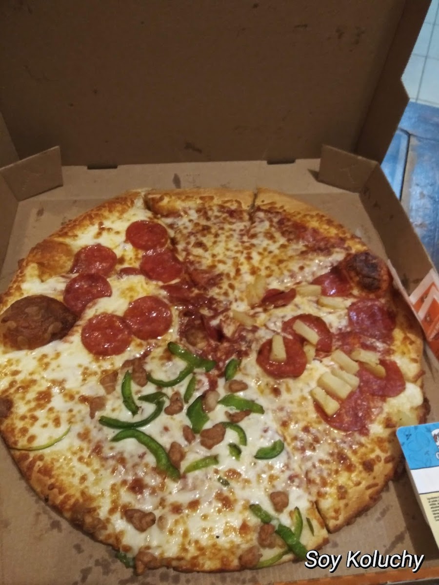 Little Caesars Plaza Citadina Escobedo Photo 9