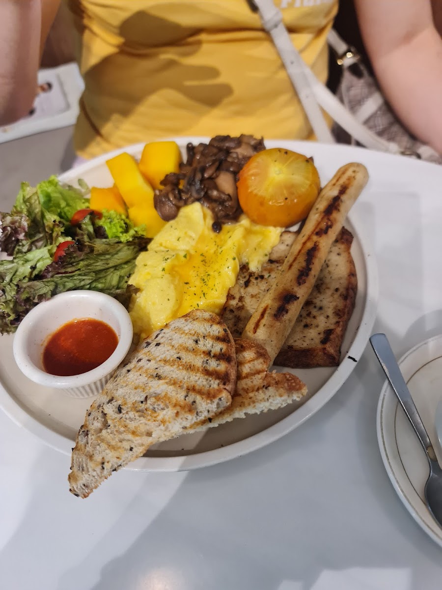 Yin's Sourdough Bakery & Cafe • Kiara Bay Photo 5