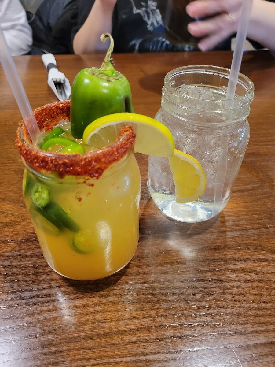 Moncho's Lounge Photo 5