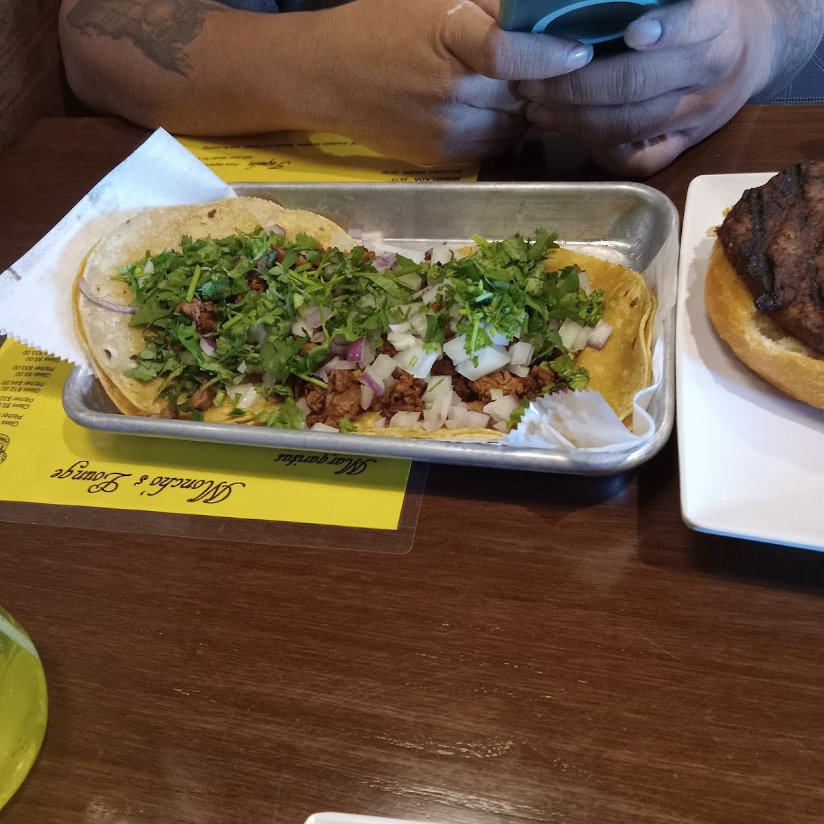 Moncho's Lounge Photo 6