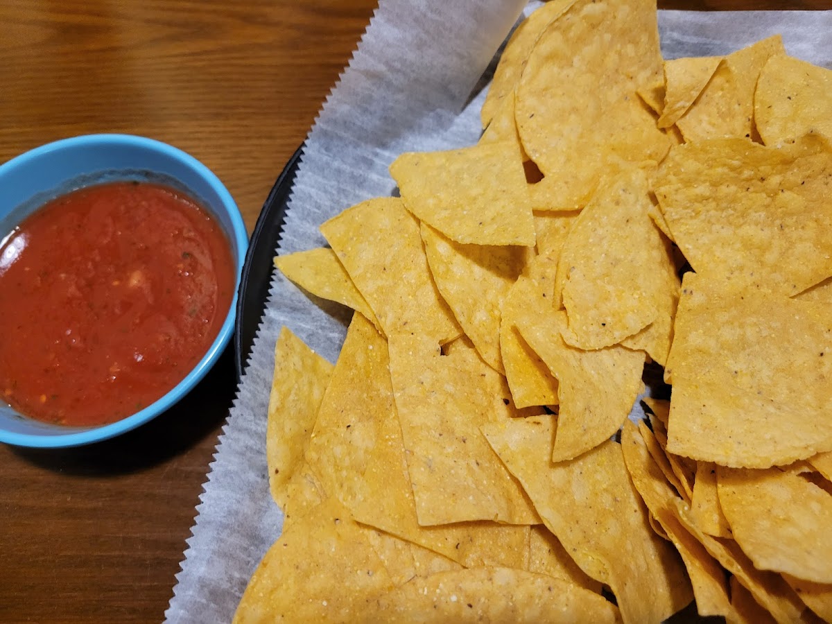 Moncho's Lounge Photo 9