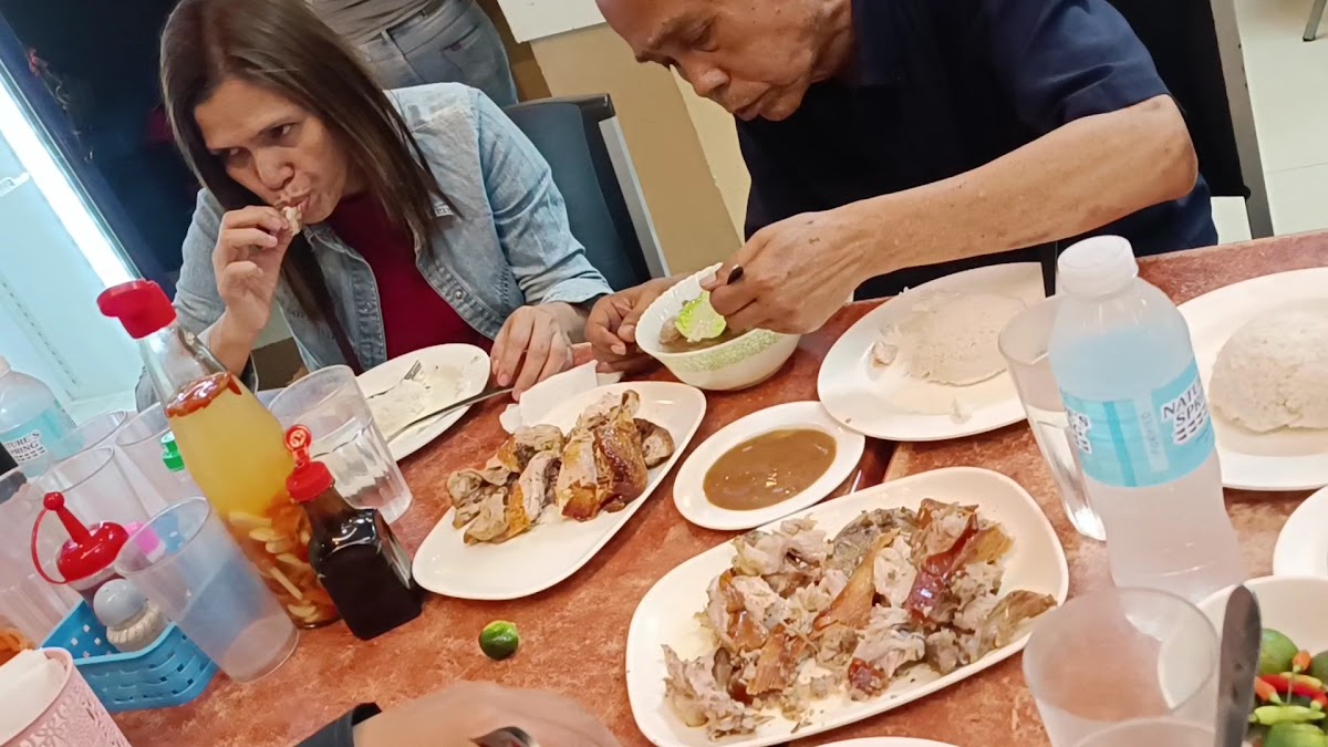 Dimple's Lechon House Photo 2