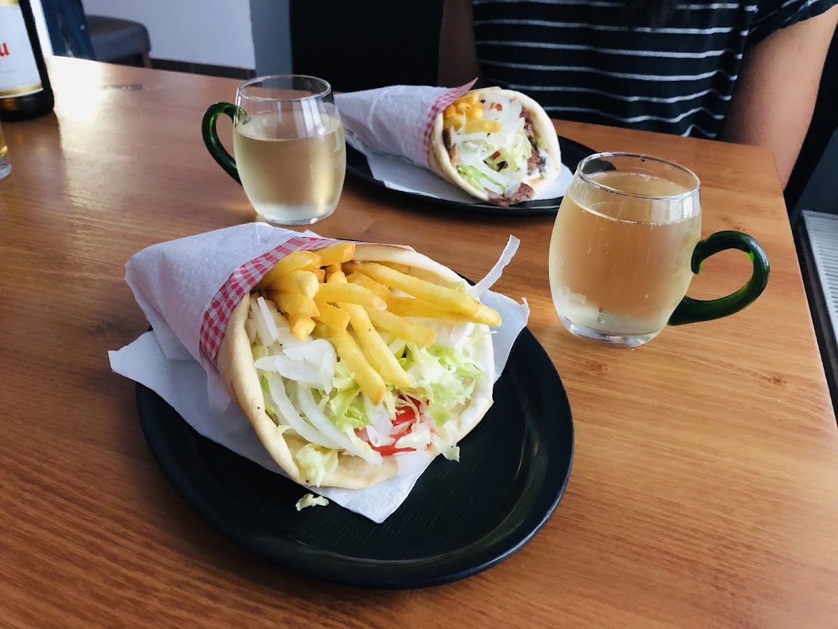 Kosta's Gyros Photo 10