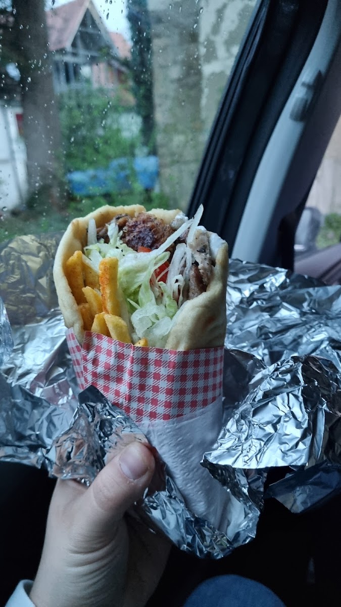 Kosta's Gyros Photo 7