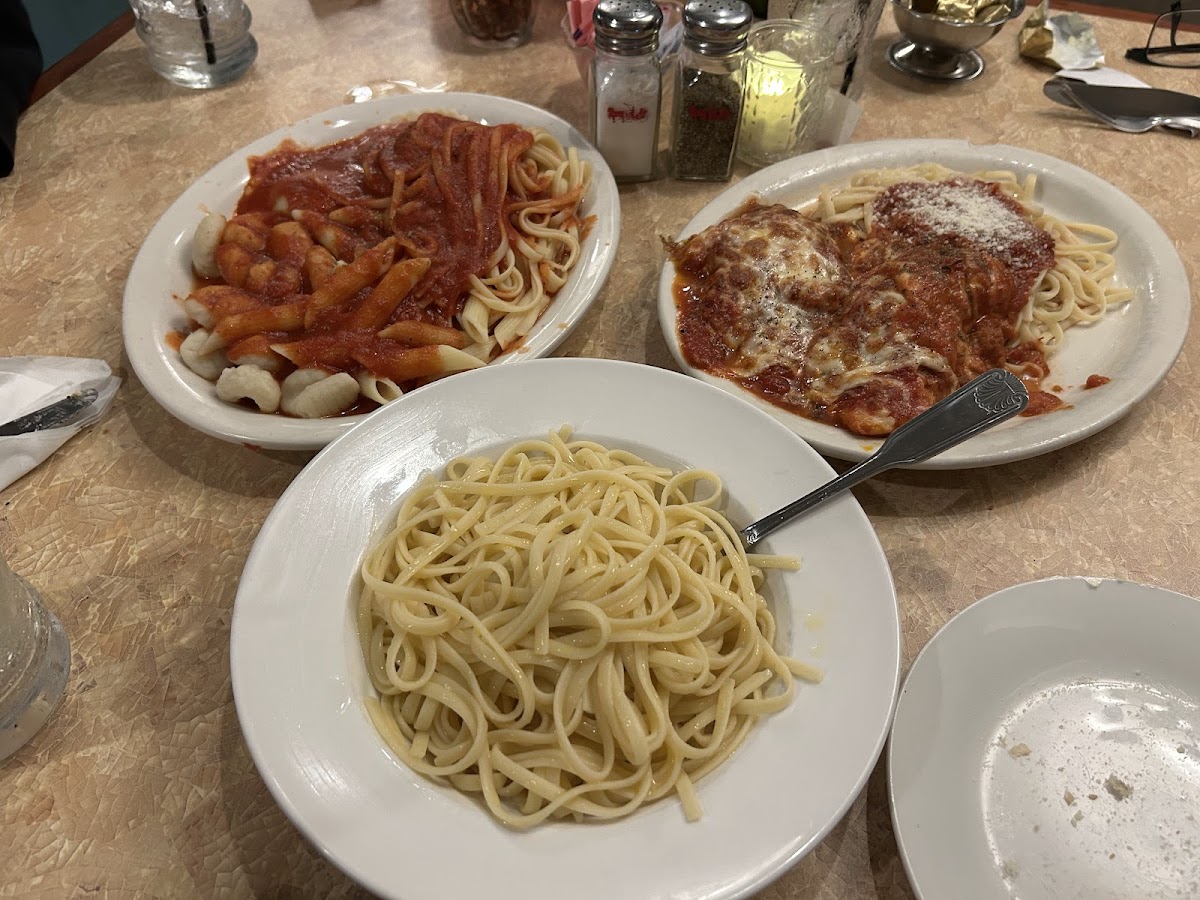 Mama Leone's Italian Restaurant Photo 2