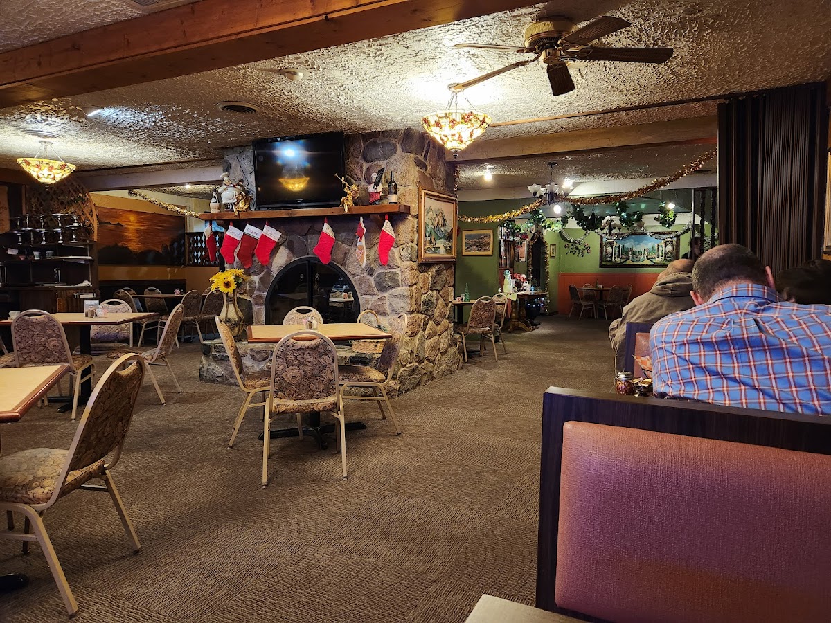Mama Leone's Italian Restaurant Photo 4