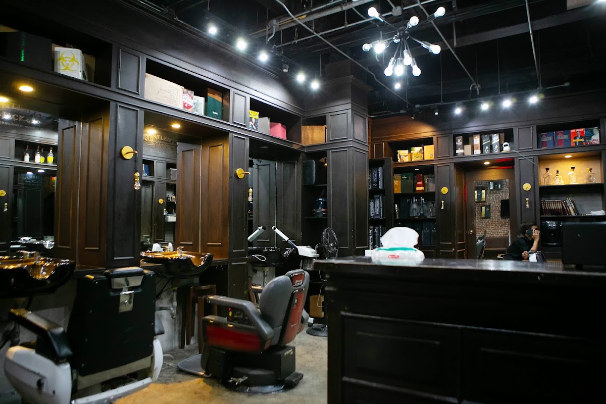 Thirsty Barber Photo 4