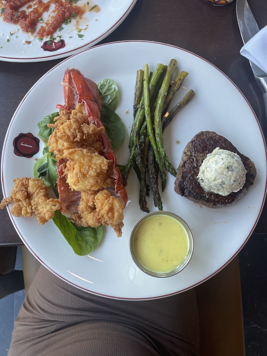 Fratellis Italian Steakhouse Winston-Salem Photo 3