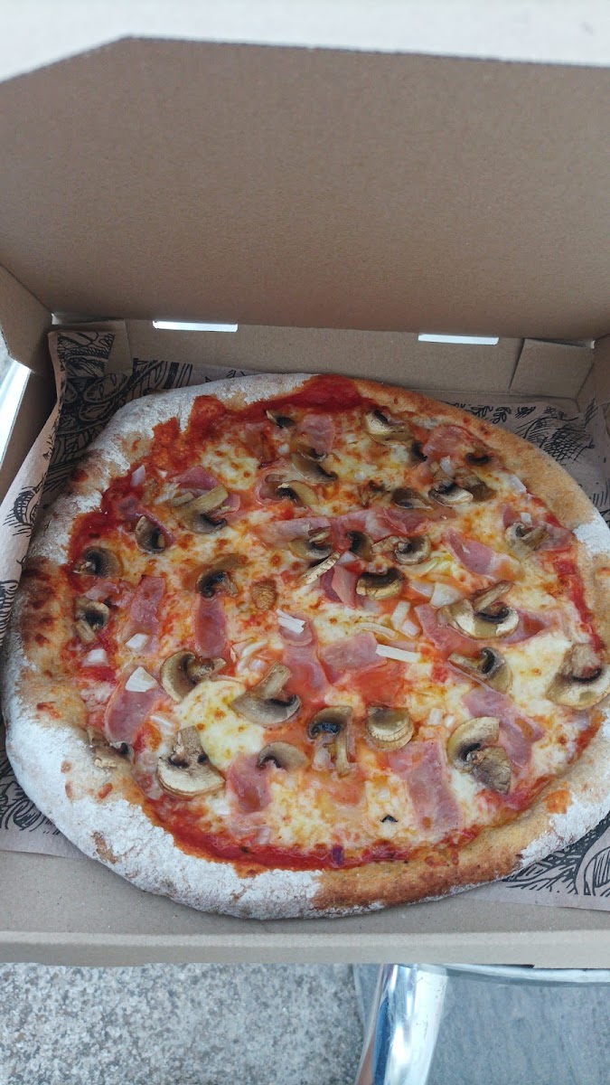 Ala Ventana Pizzería Photo 6