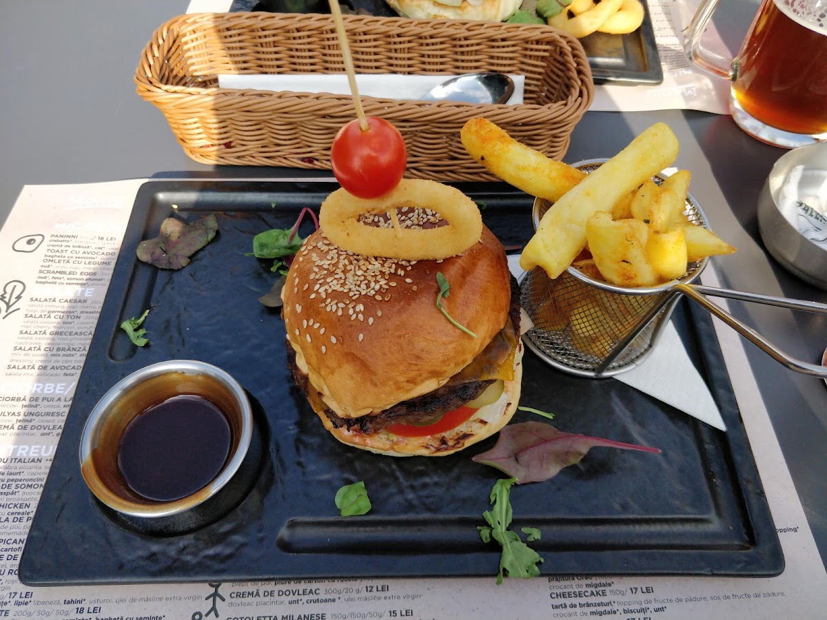 Klausen Burger Photo 5
