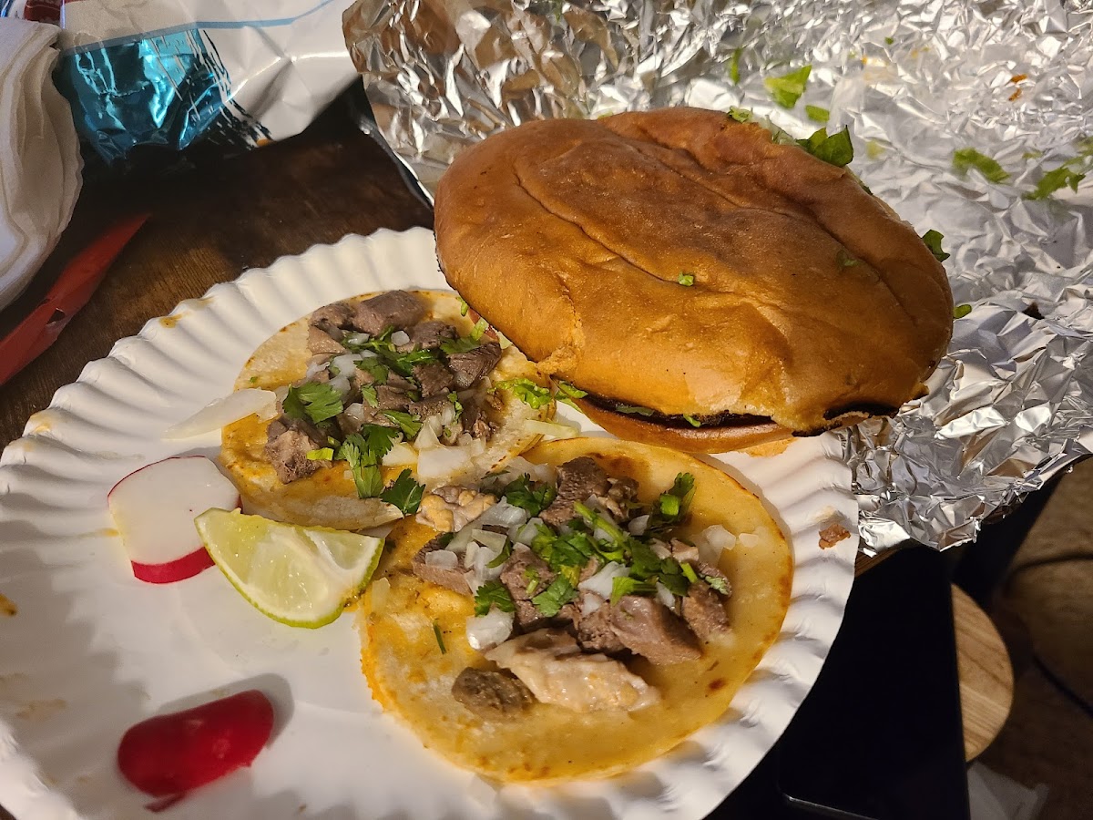 Taqueria la Tapatia Photo 4