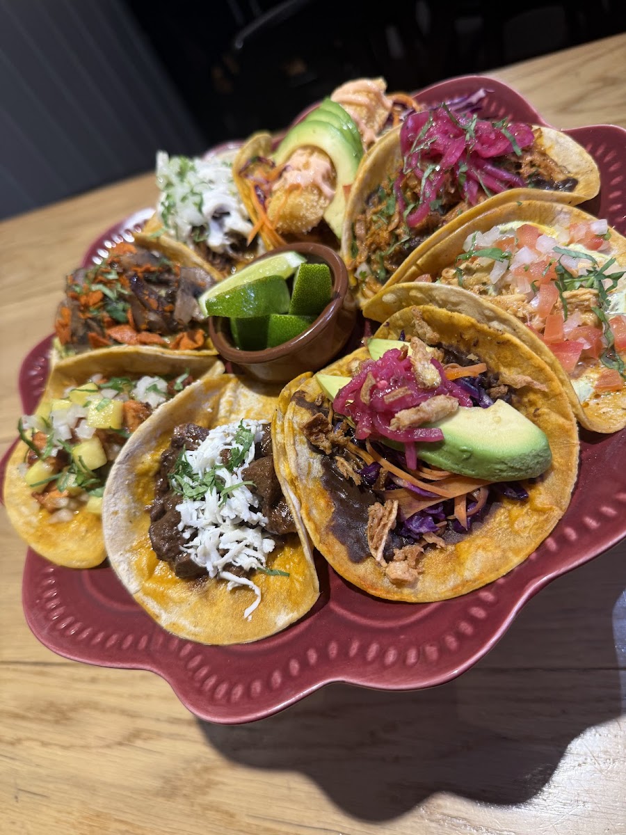 OREKA - Burgers y Tacos Photo 3