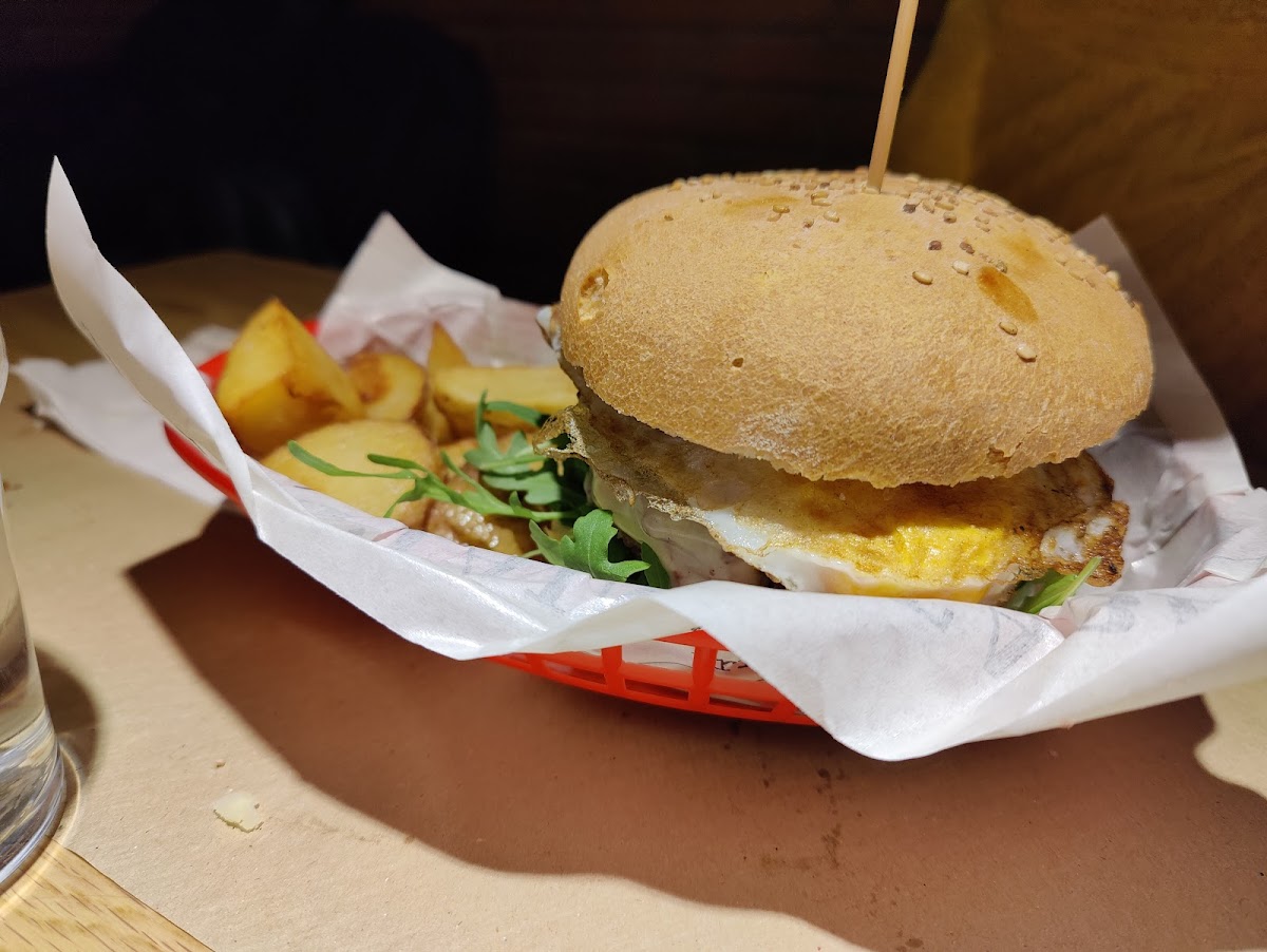 OREKA - Burgers y Tacos Photo 4