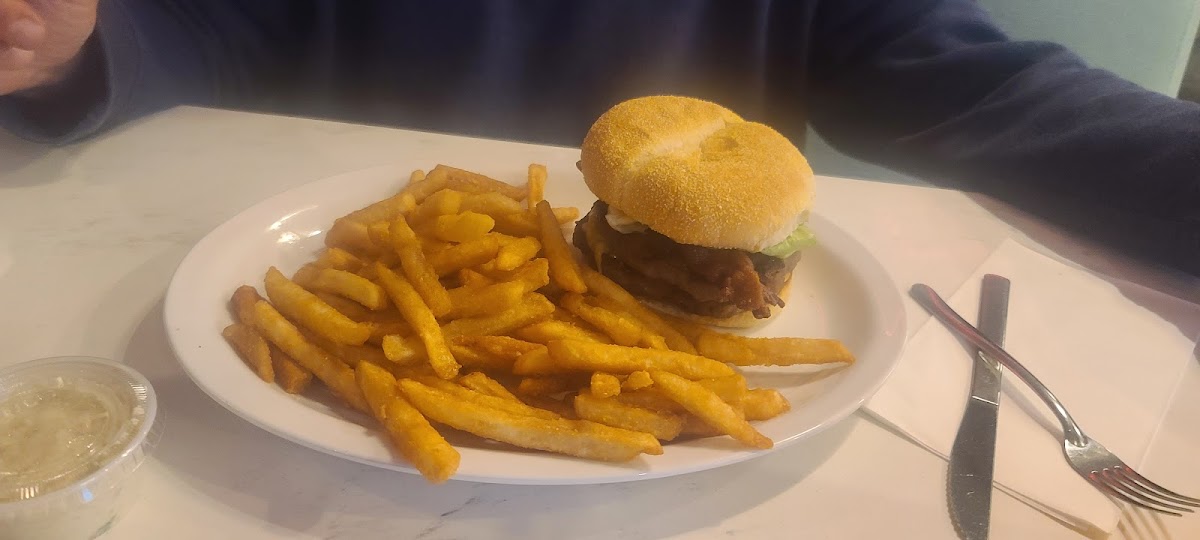 Flying Saucer Restaurant Photo 7