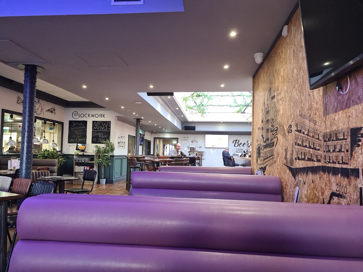 Clockwork Bar and Restaurant Photo 4