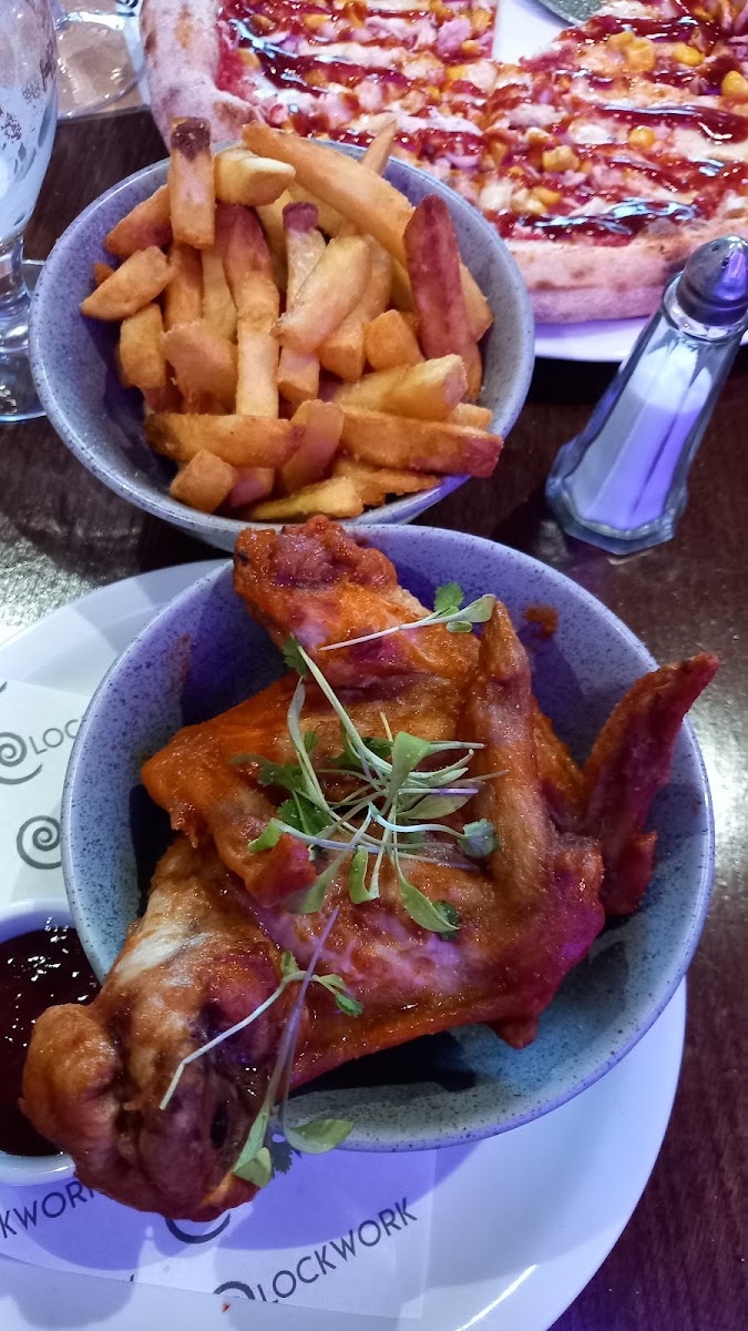 Clockwork Bar and Restaurant Photo 8