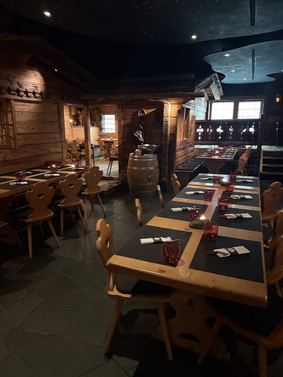 Barrys Restaurant, Bar & Lounge Photo 3