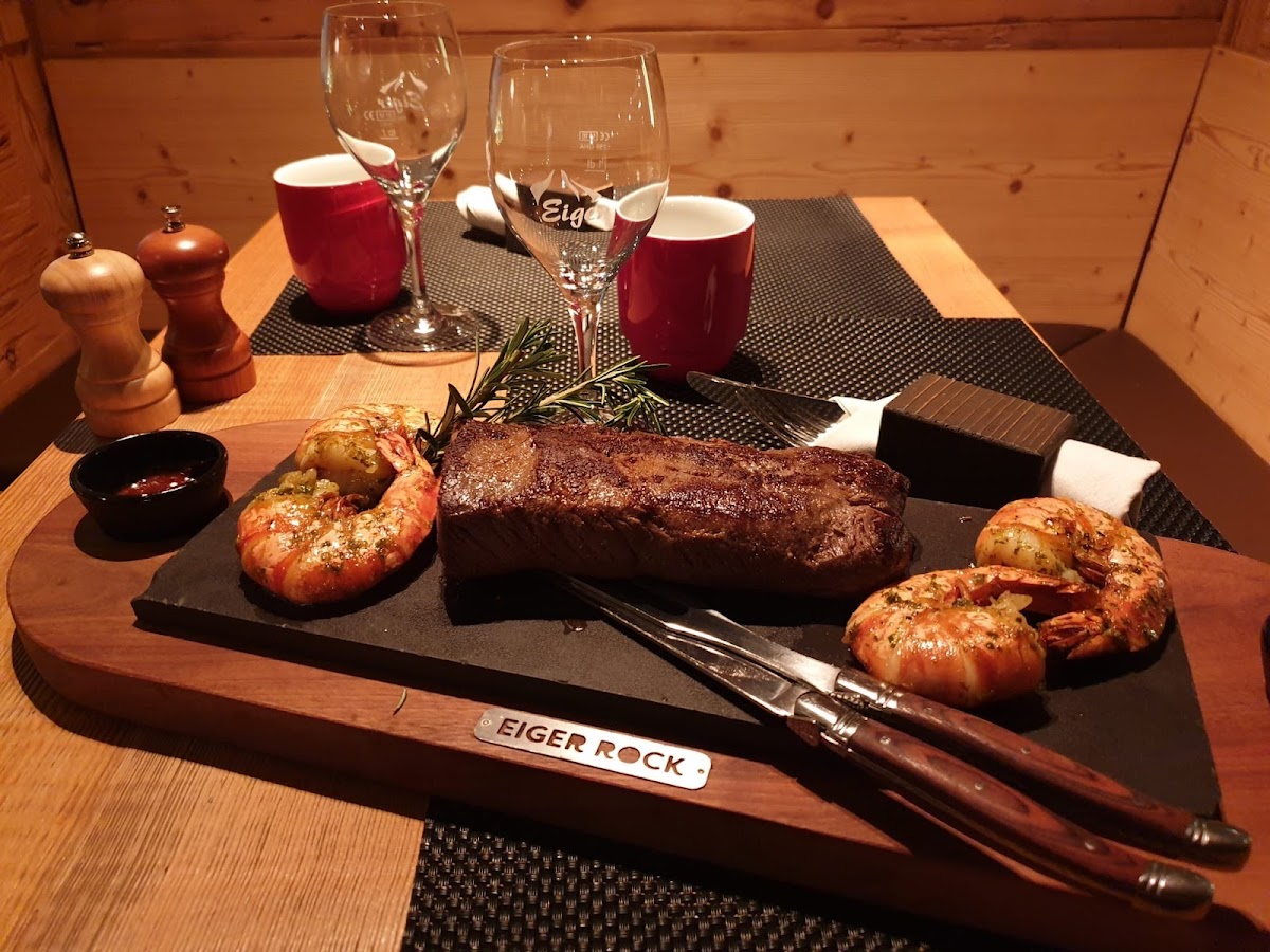 Barrys Restaurant, Bar & Lounge Photo 4