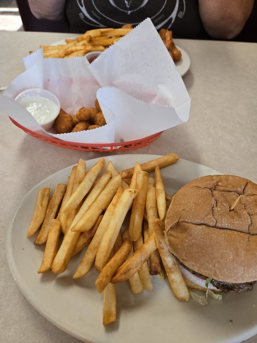 Hutch's Cafe Photo 2