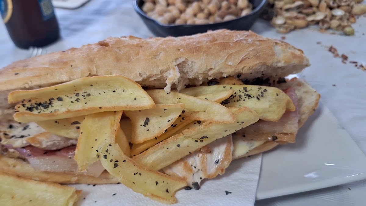 L'Encontre Bar&Cafeteria Photo 2