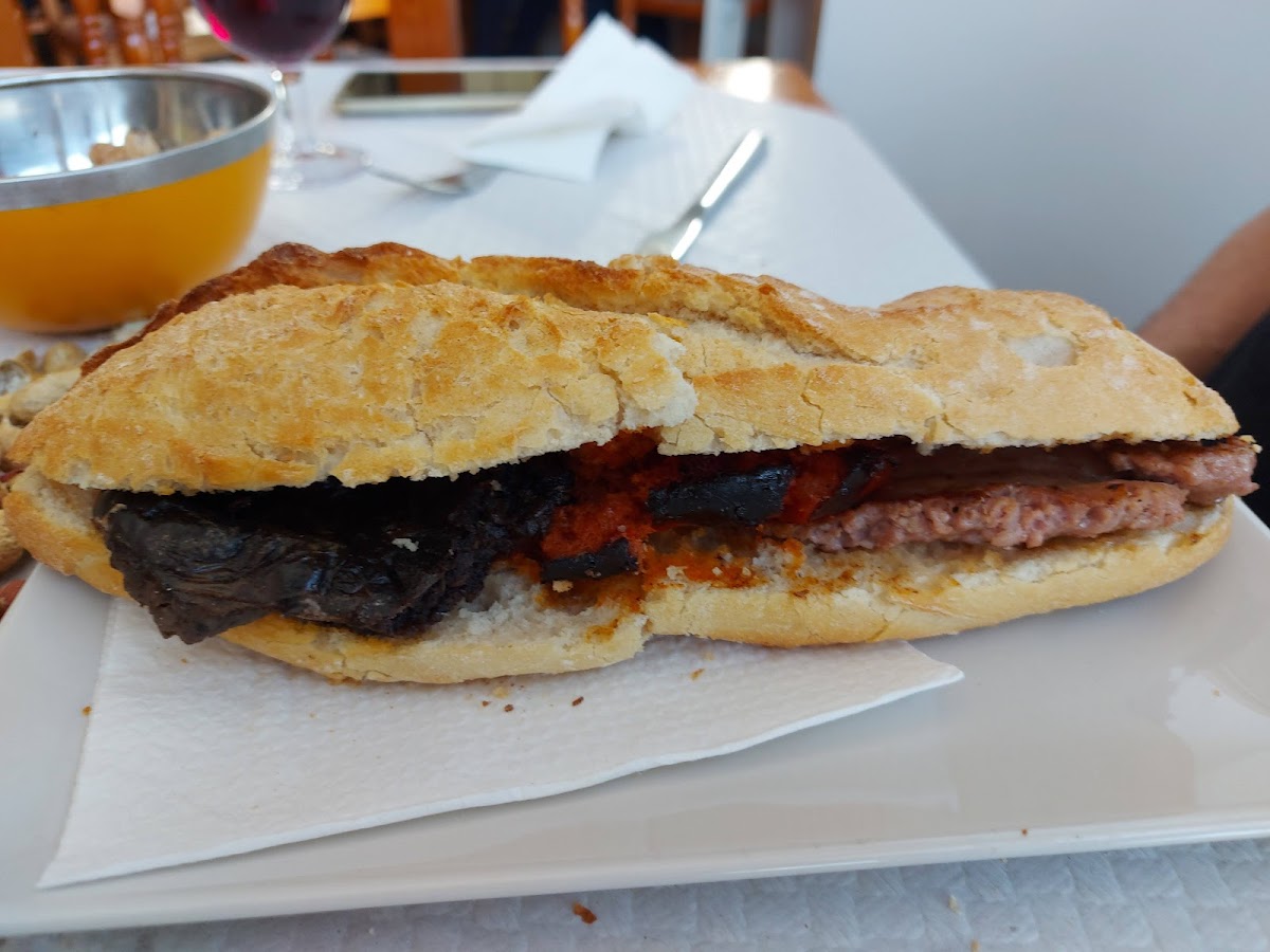 L'Encontre Bar&Cafeteria Photo 9