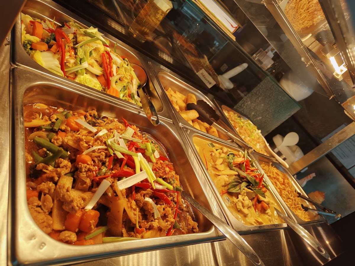 Mey's Thai Restaurant Photo 3