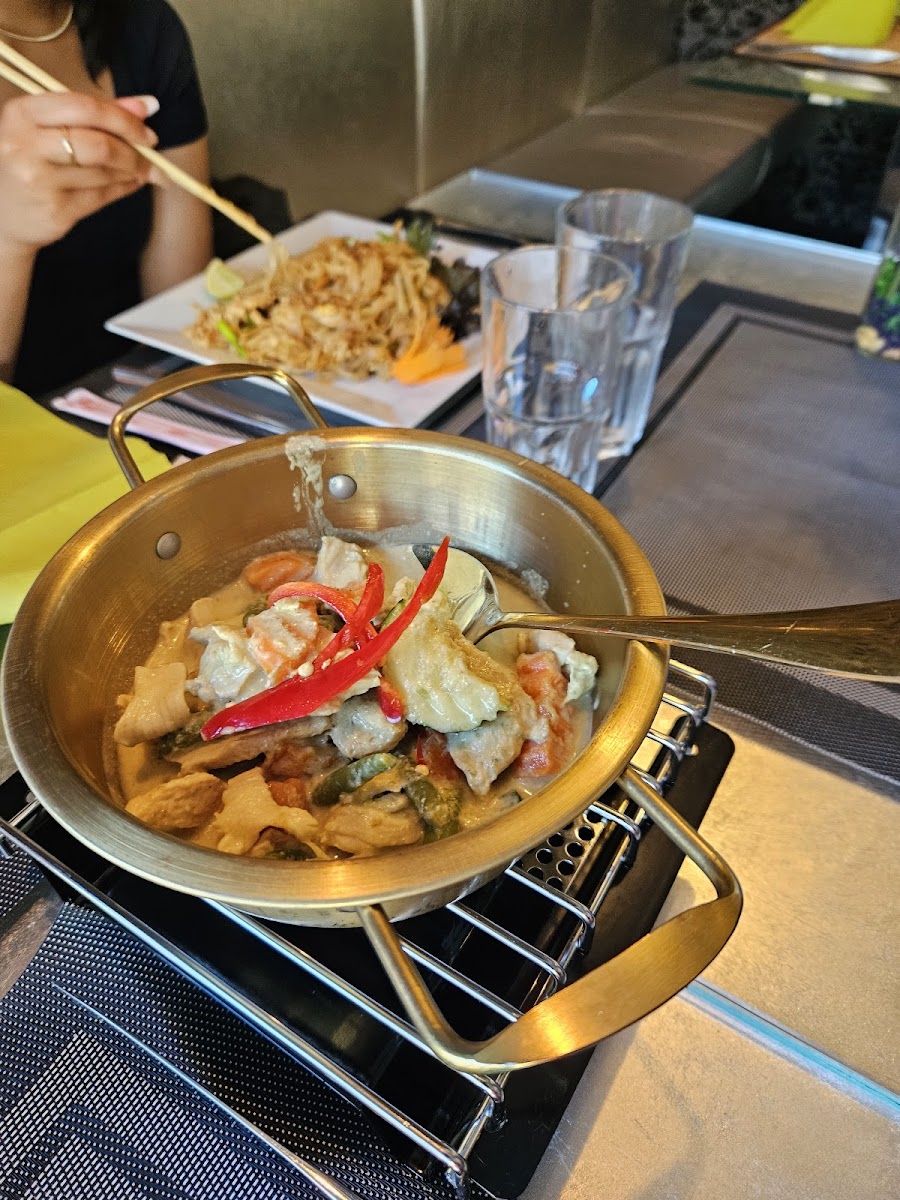 Mey's Thai Restaurant Photo 5