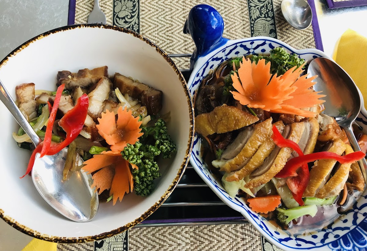 Mey's Thai Restaurant Photo 7