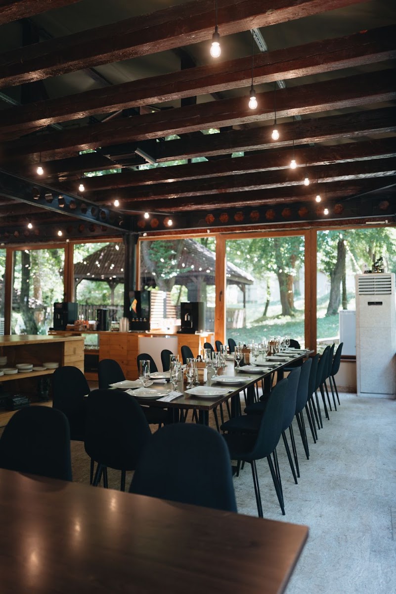 Restaurant Arsenal Park Photo 4