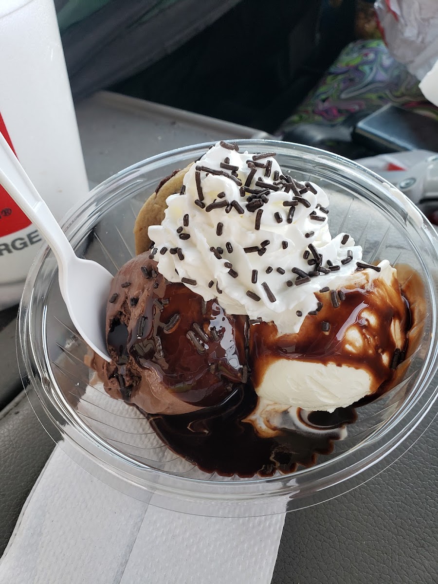 Twisters Frozen Custard Photo 8