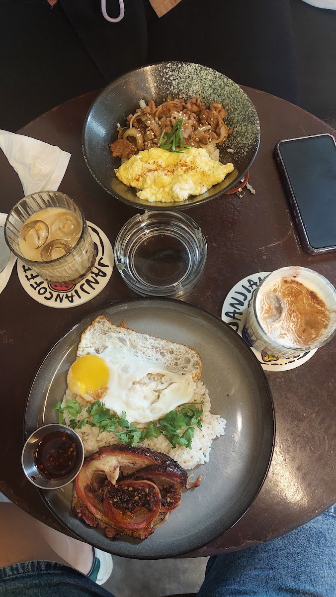 Janjian Coffee House Point Photo 8